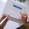 Co to jest system centralnego sterowania i gdzie się go stosuje?