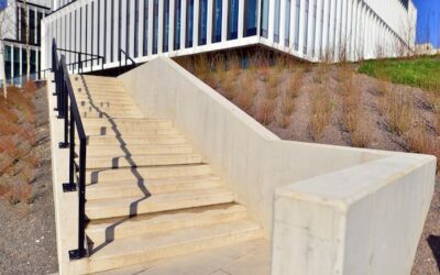 Ile kosztują schody betonowe zewnętrzne i od czego zależy cena?