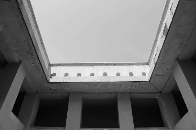 Jak podeprzeć strop betonowy podczas remontu?