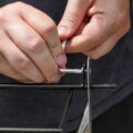 Jak używać kątomierza klucza podczas pracy z precyzyjnymi połączeniami?