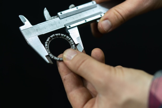 Kątomierz do dokręcania śrub jak używać w domowym warsztacie?