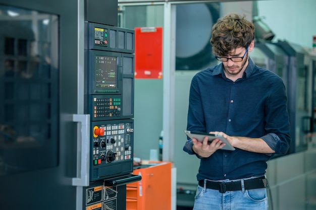 Sterowniki PLC co to jest i do czego są wykorzystywane?