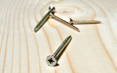 Ile wkrętów na m2 płyty warstwowej warto zastosować?