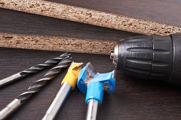 Jakie wiertło do twardego metalu sprawdzi się w warsztacie?