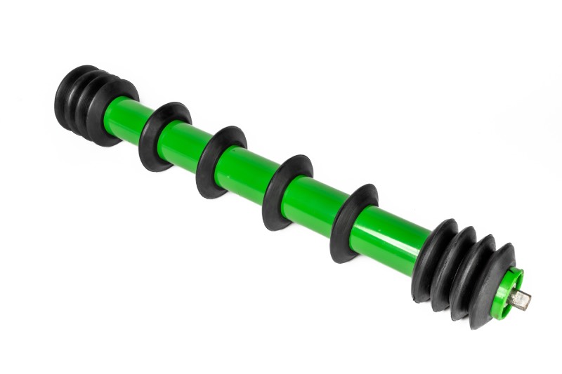 Rolki w taśmociągach przemysłowych – jak wpływają na niezawodność transportu?