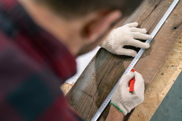 Czym najlepiej ciąć panele podczas montażu?