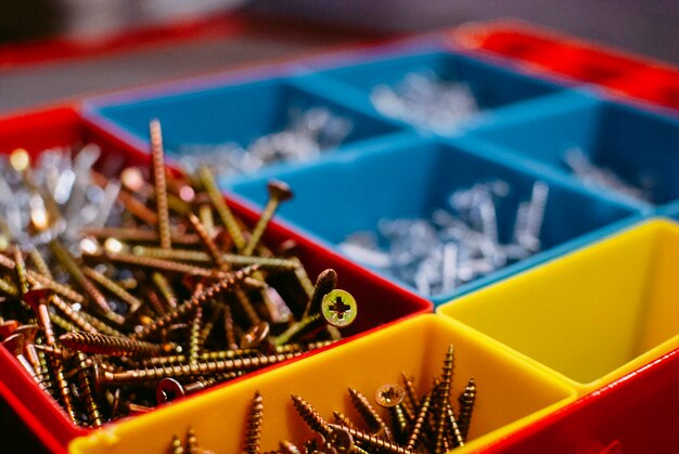 Ile wkrętów potrzeba na płytę warstwową?