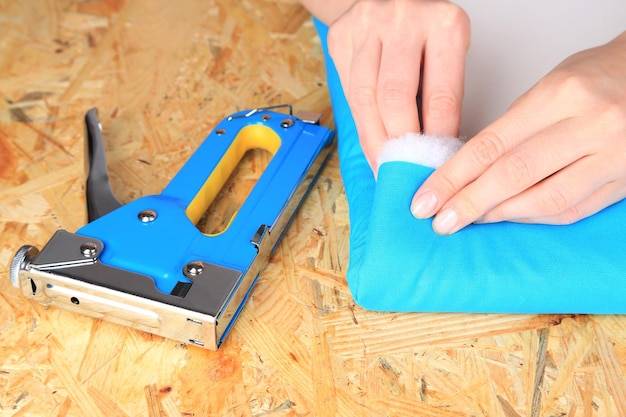 Jak ciąć płytę obornicką bezpiecznie i precyzyjnie?