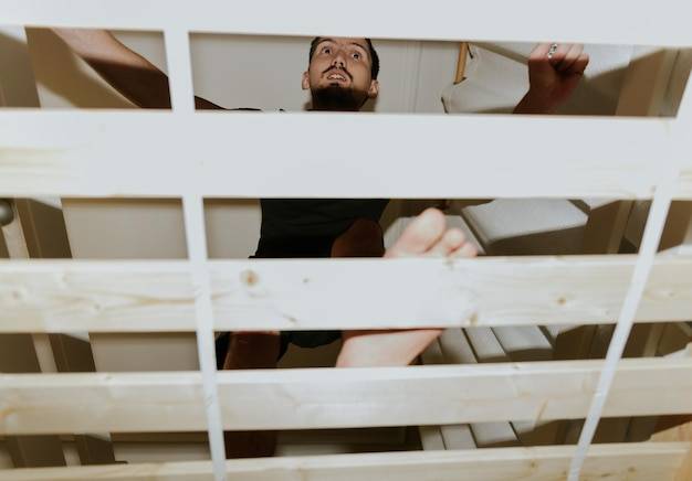 Jak usztywnić strop drewniany w starym domu?