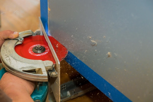 Jaka tarcza do cięcia drzwi sprawdzi się w domowych remontach?