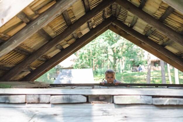 Z czego zrobić dach altany żeby służył przez lata?