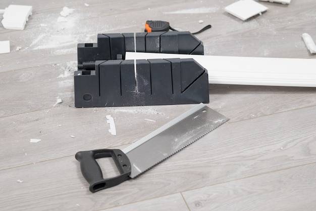 Czym ciąć płyty warstwowe bez uszkodzeń?