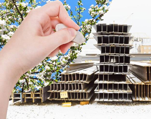 Ile kosztuje budowa hali z płyty warstwowej?