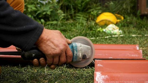 Jak naostrzyć piłę do krajzegi w domowych warunkach?