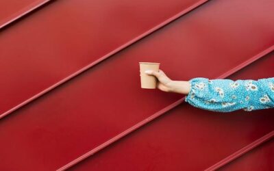 Jak pokryć dach garażu blachą i o czym warto pamiętać?