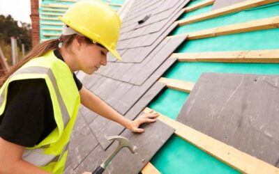 Jaka płyta warstwowa na dach sprawdzi się przy budowie domu?