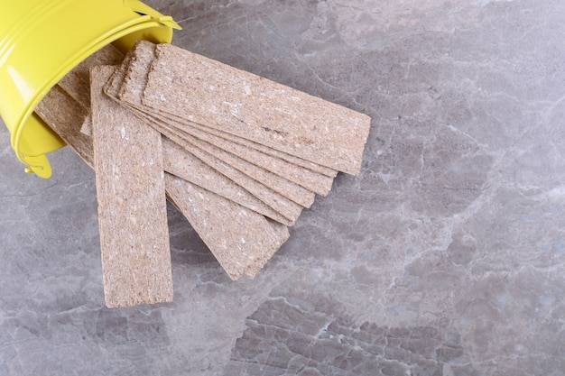 Jaka tarcza do płyt OSB sprawdzi się przy cięciu w domu?