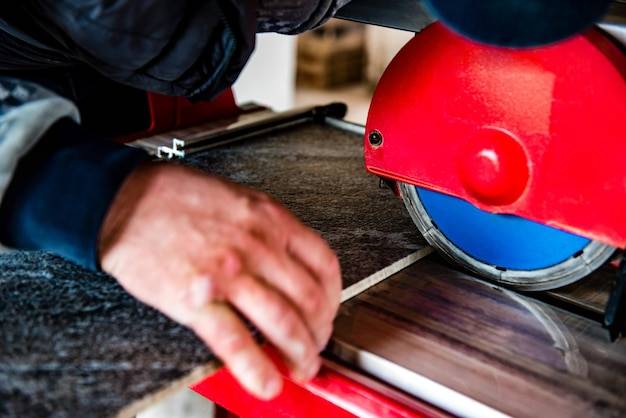 Przecinarka do metalu jaką wybrać do warsztatu?