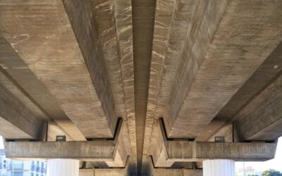 Strop drewniany czy betonowy koszt budowy domu?