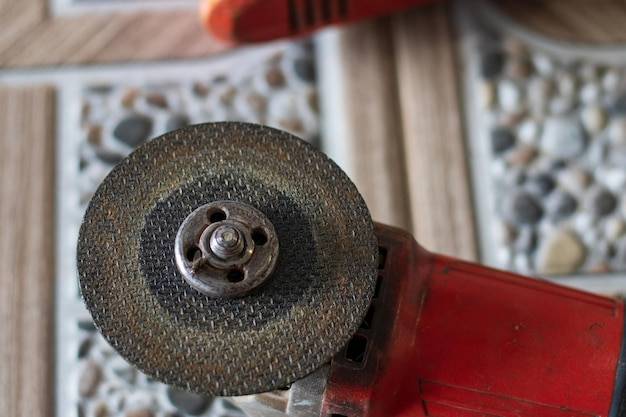 Czym naostrzyć piłę widiową w domowych warunkach?