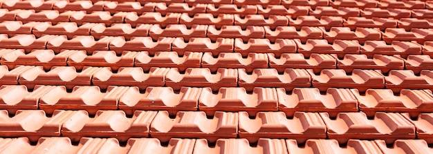 Ile kosztuje dach z dachówki i od czego zależy cena?