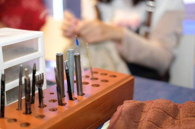 Jak rozróżnić wiertła do różnych materiałów?