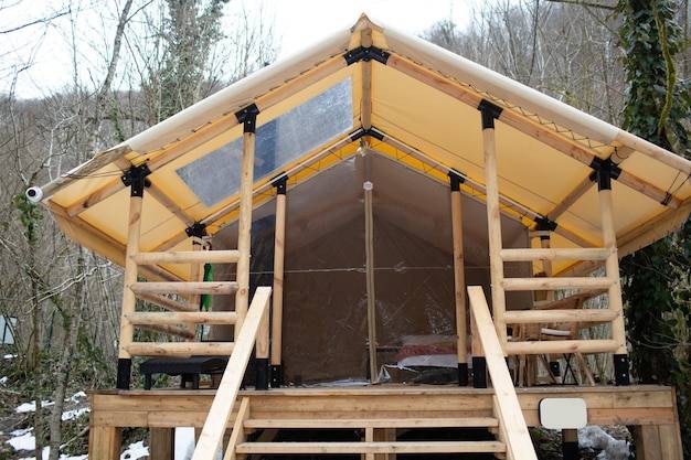 Jak zrobić więźbę dachową altany samodzielnie?