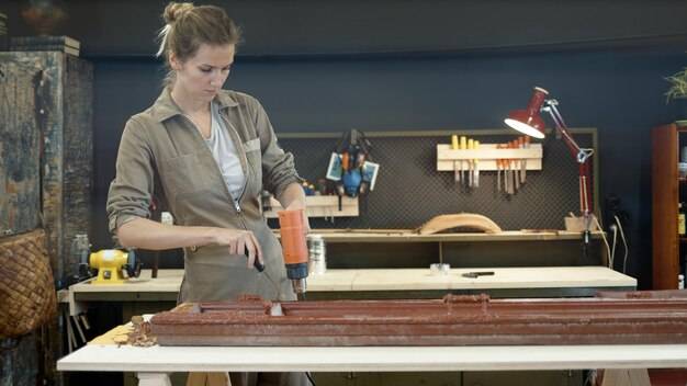 Jaka piła stołowa dla amatora sprawdzi się w domowym warsztacie?