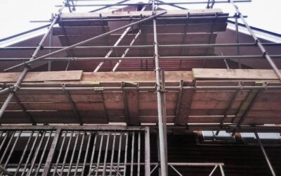 Jaki przekrój krokwi sprawdzi się przy budowie domu?