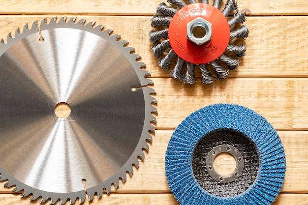 Jakie obroty do krajzegi są odpowiednie podczas cięcia drewna?