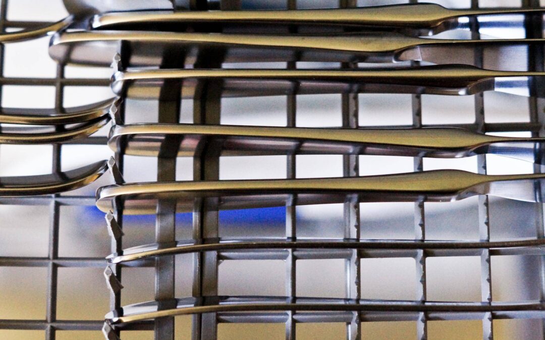 Jak odróżnić aluminium od stali w codziennych sytuacjach?
