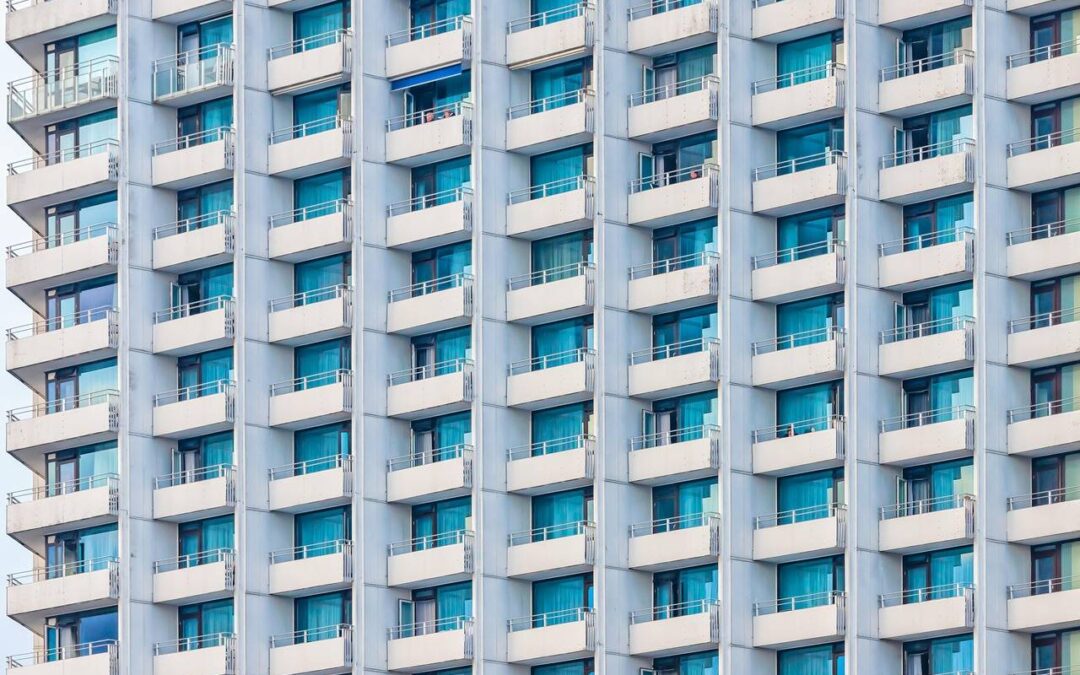 Jak wygląda balkon francuski w nowoczesnym budownictwie?