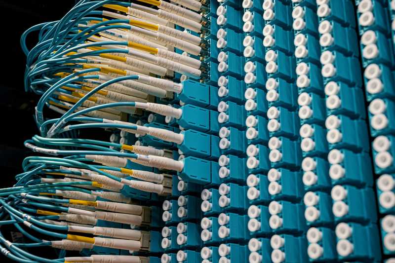 Jak dobrać mierniki do certyfikacji sieci LAN i pomiarów mocy w instalacjach telekomunikacyjnych?