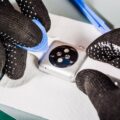 Jak wyczyścić metalowy pasek od zegarka bez niszczenia materiału?