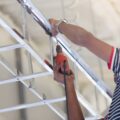 Jak zamontować barierki na balkonie bezpiecznie i trwało?